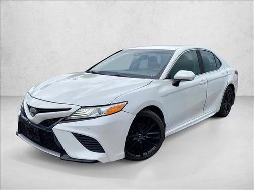 White 2018 Toyota Camry XSE