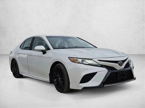 White 2018 Toyota Camry XSE