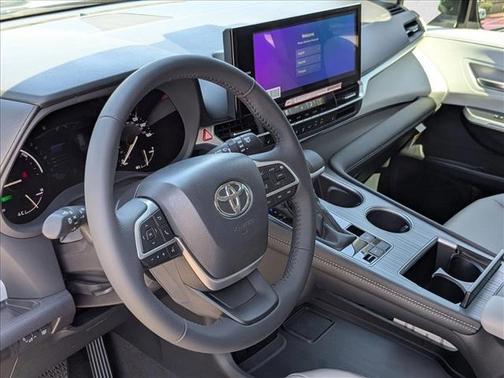 2025 Toyota Sienna XLE 7 Passenger
