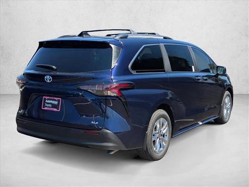 2025 Toyota Sienna XLE 7 Passenger