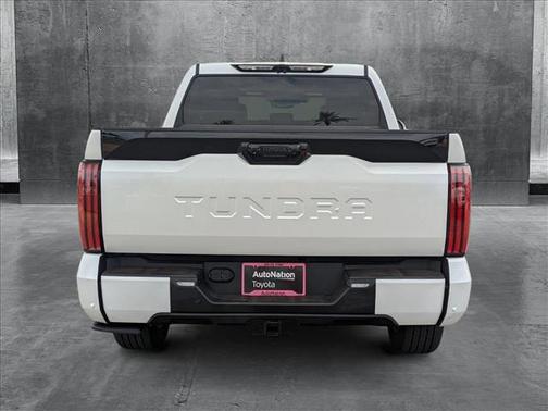 2024 Toyota Tundra Hybrid Platinum