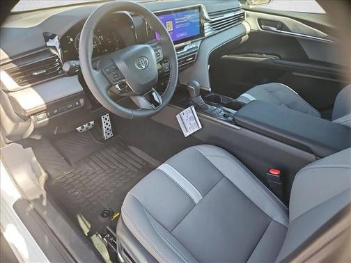 Ice Cap 2026 Toyota Camry SE