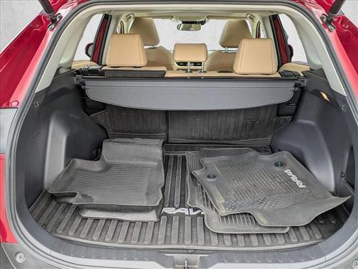 2020 Toyota RAV4 XLE Premium