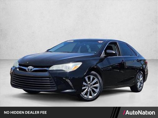 Midnight Black Metallic 2017 Toyota Camry XLE