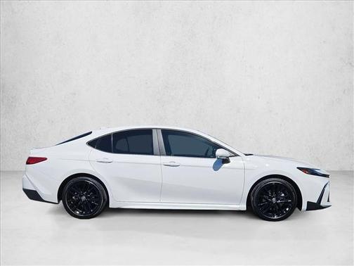 Ice Cap 2026 Toyota Camry SE