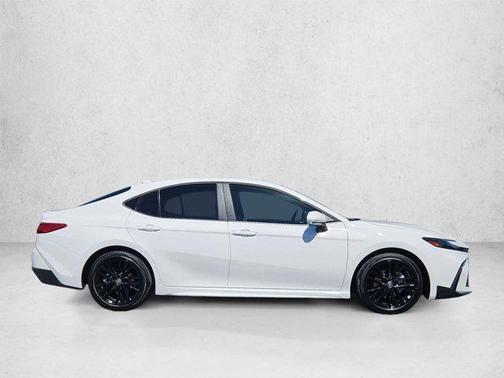 Ice Cap 2026 Toyota Camry SE