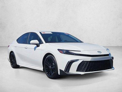 Ice Cap 2026 Toyota Camry SE