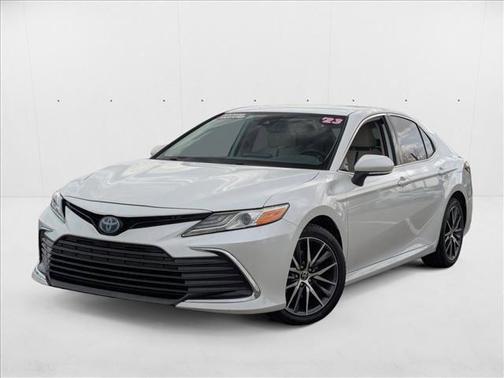 2023 Toyota Camry Hybrid XLE