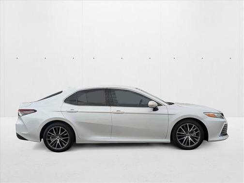 2023 Toyota Camry Hybrid XLE