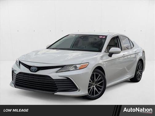 2023 Toyota Camry Hybrid XLE