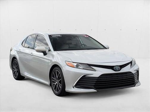 2023 Toyota Camry Hybrid XLE