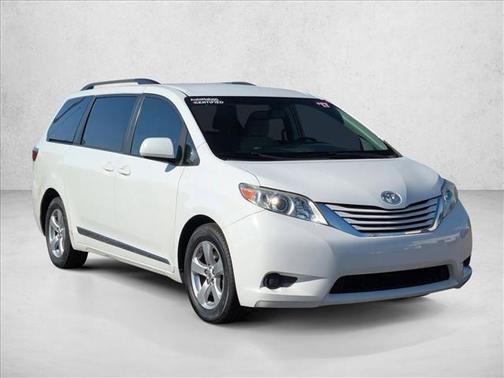 2017 Toyota Sienna LE