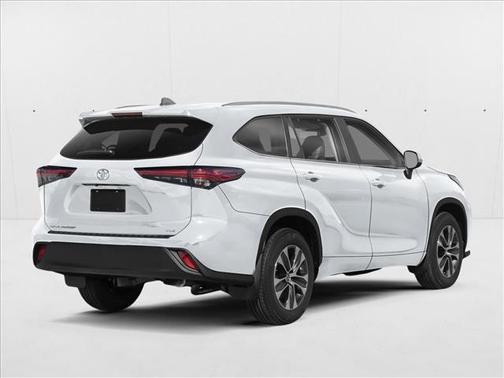 Wind Chill Pearl 2026 Toyota Highlander XLE