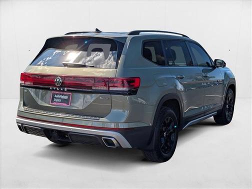 2024 Volkswagen Atlas 2.0T SE w/Technology 4MOTION