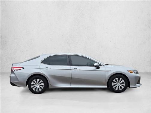 2019 Toyota Camry Hybrid LE