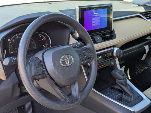 2025 Toyota RAV4 LE