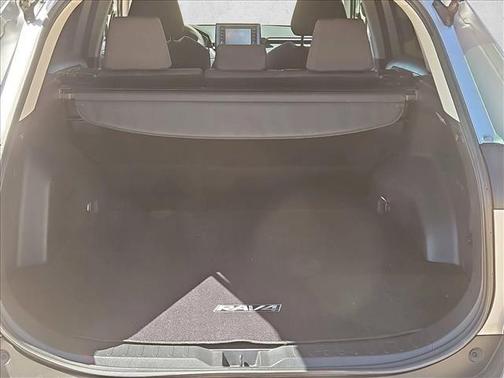 Silver Sky Metallic 2019 Toyota RAV4 XLE