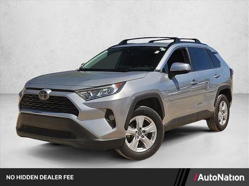 Silver Sky Metallic 2019 Toyota RAV4 XLE