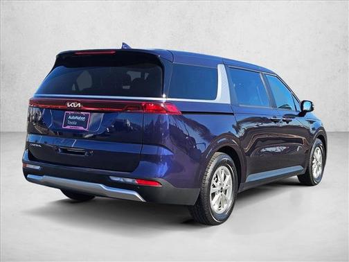 2023 Kia Carnival LX