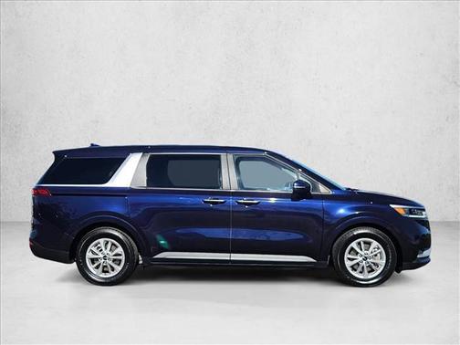 2023 Kia Carnival LX