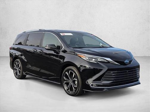 2025 Toyota Sienna Platinum