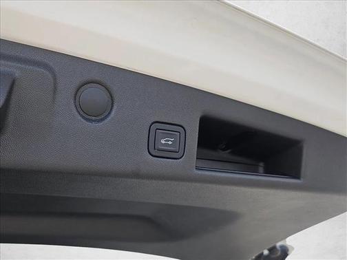 Iridescent Pearl Tricoat 2018 Chevrolet Equinox Premier w/2LZ