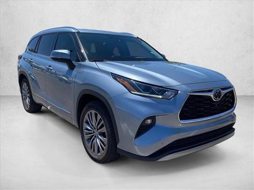 Moon Dust 2021 Toyota Highlander Platinum
