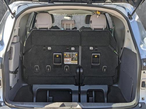 2023 Toyota Sienna LE