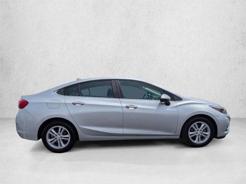 Silver Ice Metallic 2018 Chevrolet Cruze LT