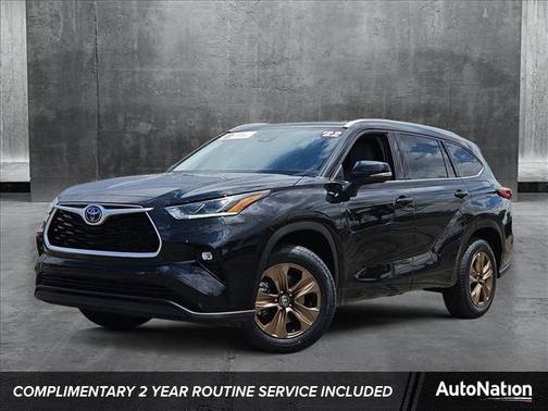 2022 Toyota Highlander Hybrid XLE