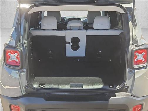 Sting-Gray Clearcoat 2022 Jeep Renegade Latitude