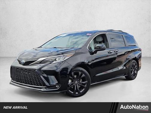 2023 Toyota Sienna XSE 7 Passenger