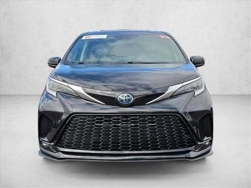 2023 Toyota Sienna XSE 7 Passenger