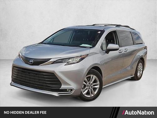 Celestial Silver Metallic 2023 Toyota Sienna XLE