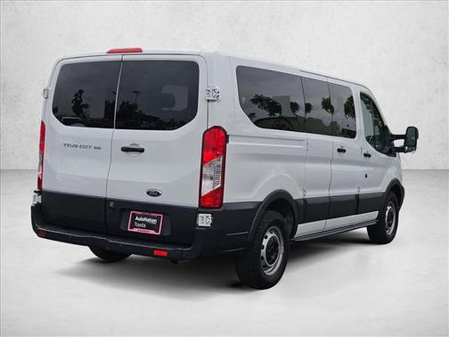 Oxford White 2017 Ford Transit-150 XL