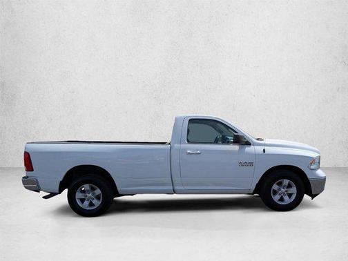 Bright White Clearcoat 2017 RAM 1500 SLT