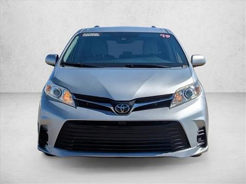 2019 Toyota Sienna LE