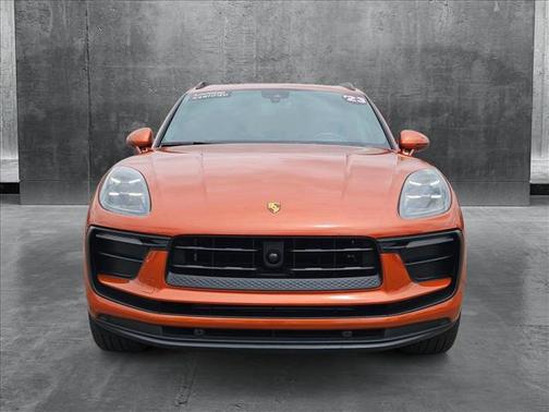 2023 Porsche Macan Base