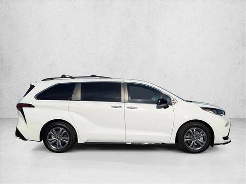 2023 Toyota Sienna XSE 7 Passenger