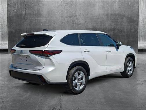 2025 Toyota Highlander LE
