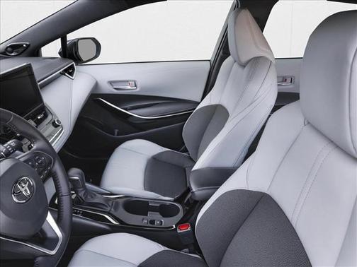 Classic Silver Metallic/Midnight Black Metallic 2026 Toyota Corolla XSE