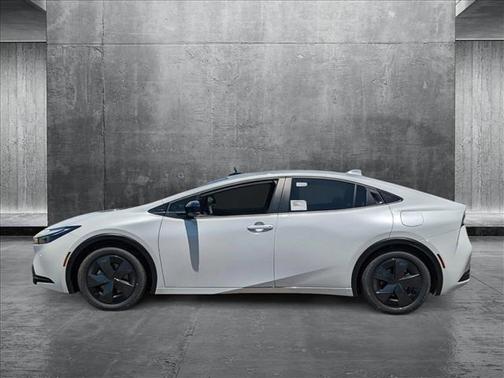 2025 Toyota Prius L