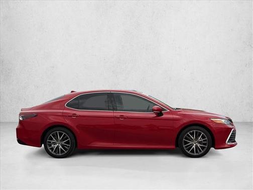 2024 Toyota Camry Hybrid XLE