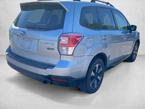 Ice Silver Metallic 2017 Subaru Forester 2.5i Premium