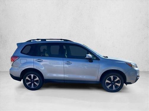 Ice Silver Metallic 2017 Subaru Forester 2.5i Premium