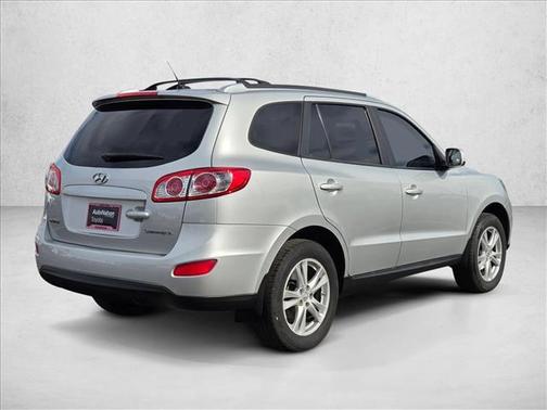 2011 Hyundai SANTA FE SE