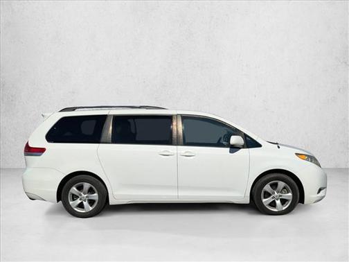 2014 Toyota Sienna LE