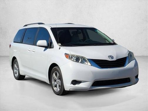 2014 Toyota Sienna LE