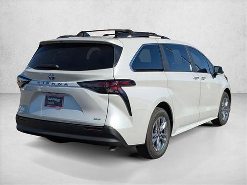 2025 Toyota Sienna XLE
