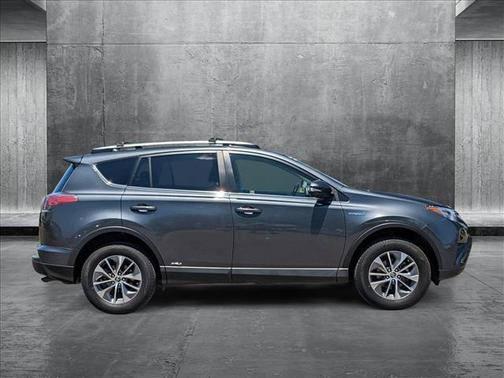 2017 Toyota RAV4 Hybrid XLE